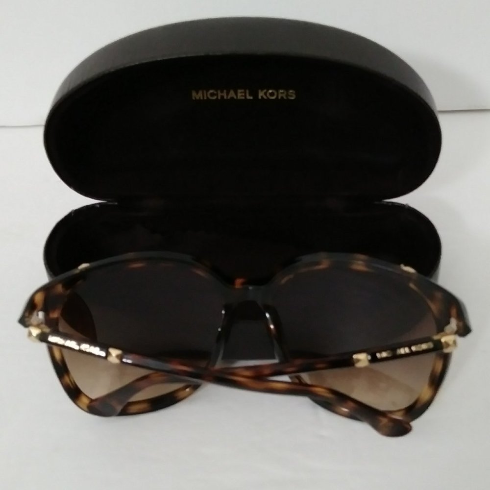 Michael Kors Oversize Tortoise Brown Sunglasses - Picture 5 of 14